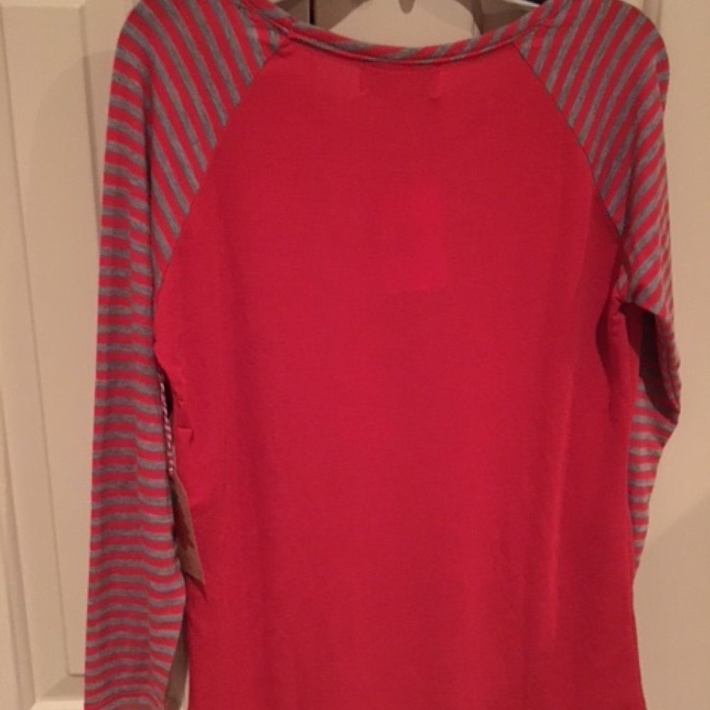 NWT Sequined Reindeer Long Sleeved T - Picture 4 of 4